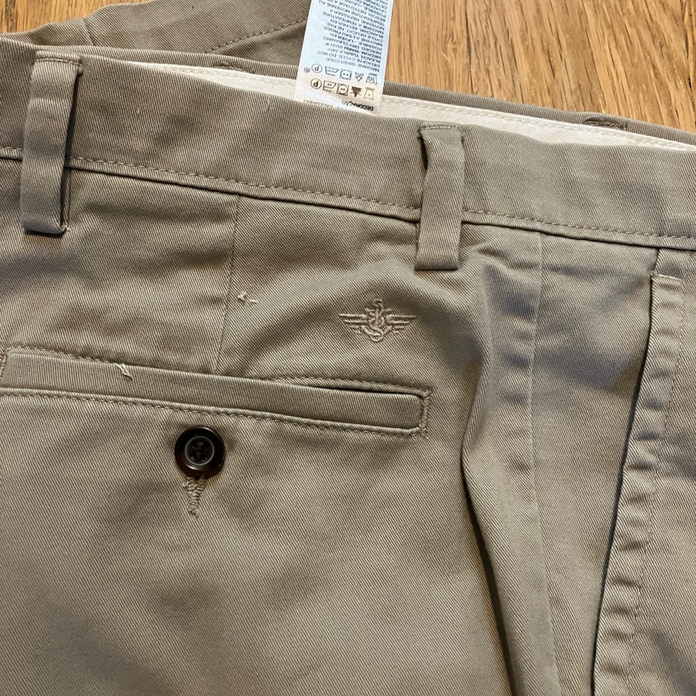 Dockers Men's Tan Chinos